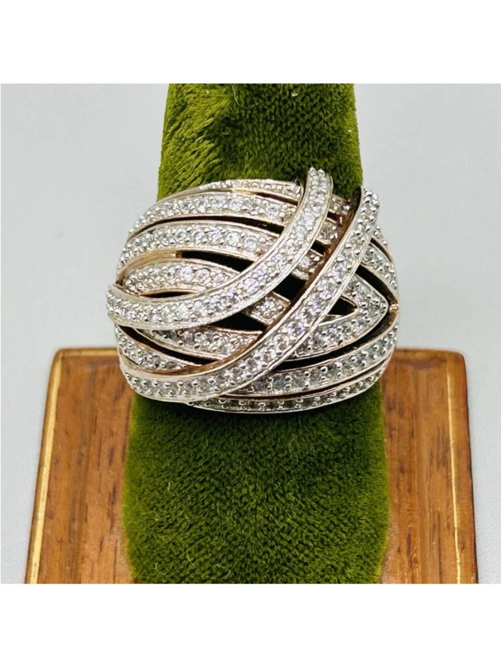 Pavé Ring CZ & 925 Sterling Silver but Rosegold in color size 8.25